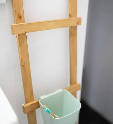 Hill House - No. 589c *